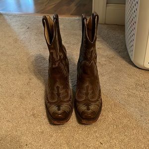 Corral short brown booties size 7.5